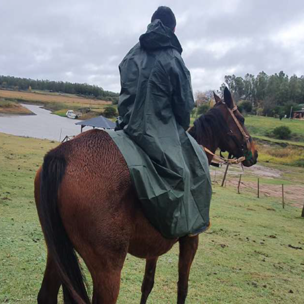 PONCHO RESERO ROYAL VERDE OLIVA - Image 4